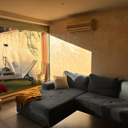 Διαμέρισμα Beau Avec Piscine Chauffee